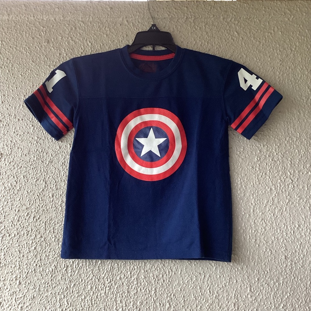 Marvel Avengers Assembly Captain America superhero boys t-shirt size 7